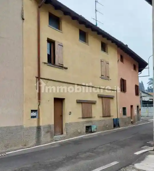 Appartamento in vendita a Valbrona