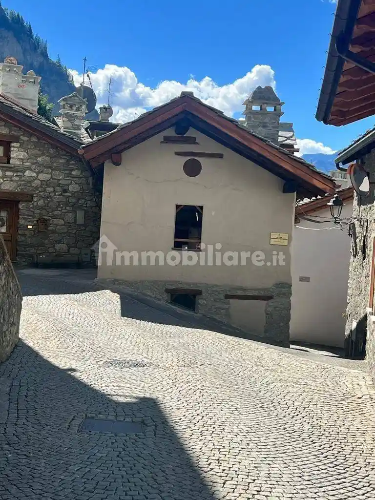 Appartamento in vendita a Courmayeur