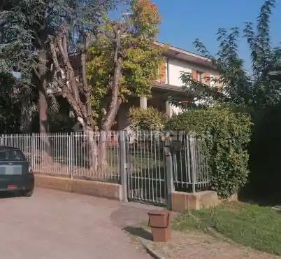 Villa in vendita a Collecchio