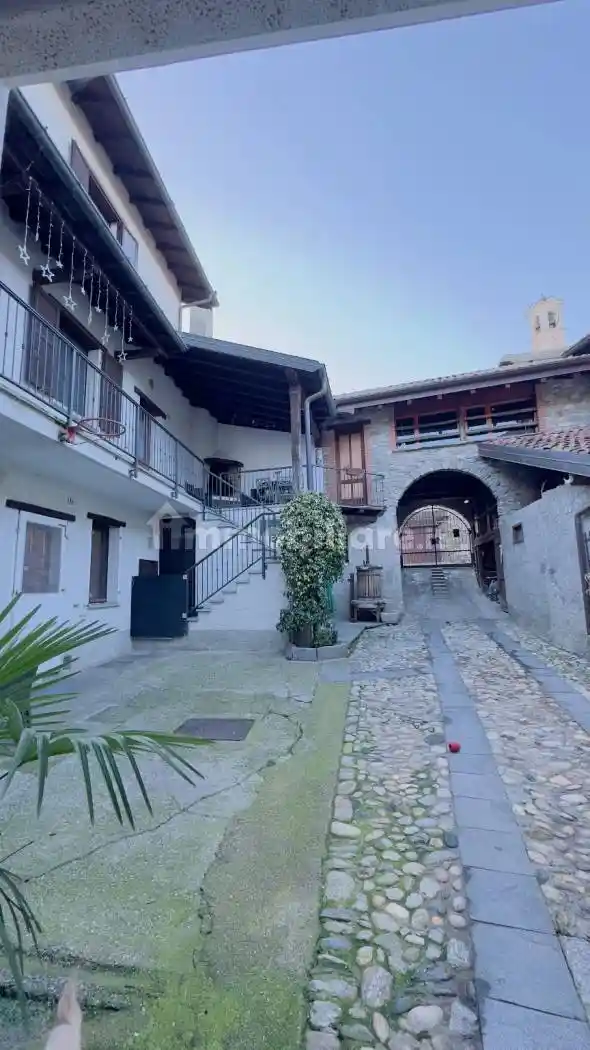 Casa indipendente in vendita a Brissago-Valtravaglia