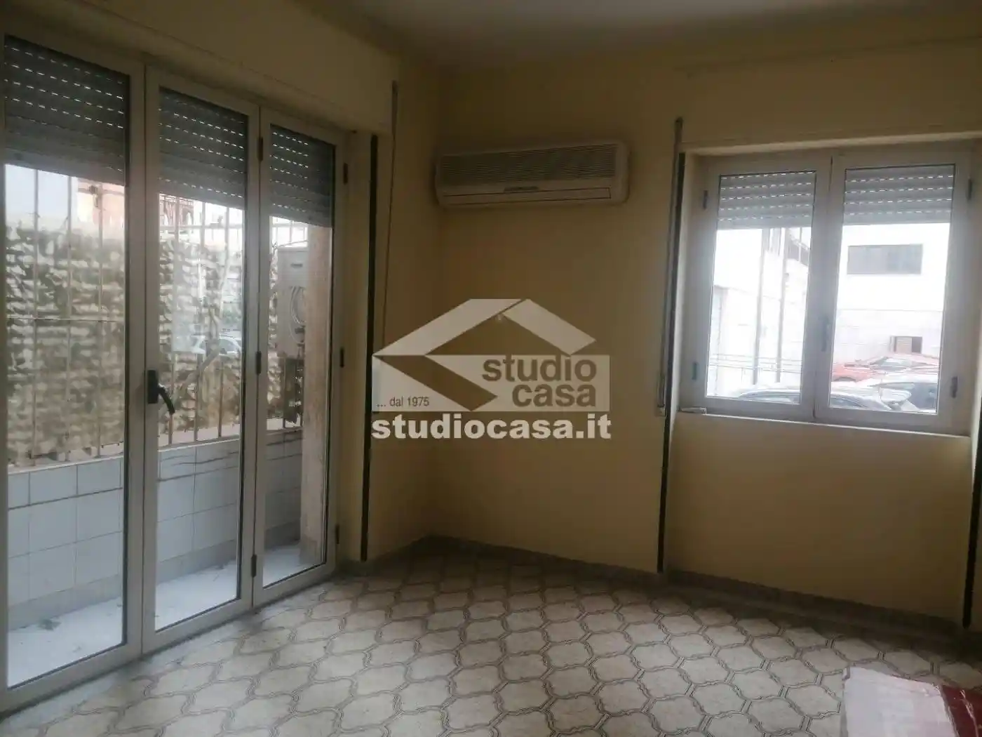 Trilocale buono stato, piano rialzato, Centro, Crotone - foto 2