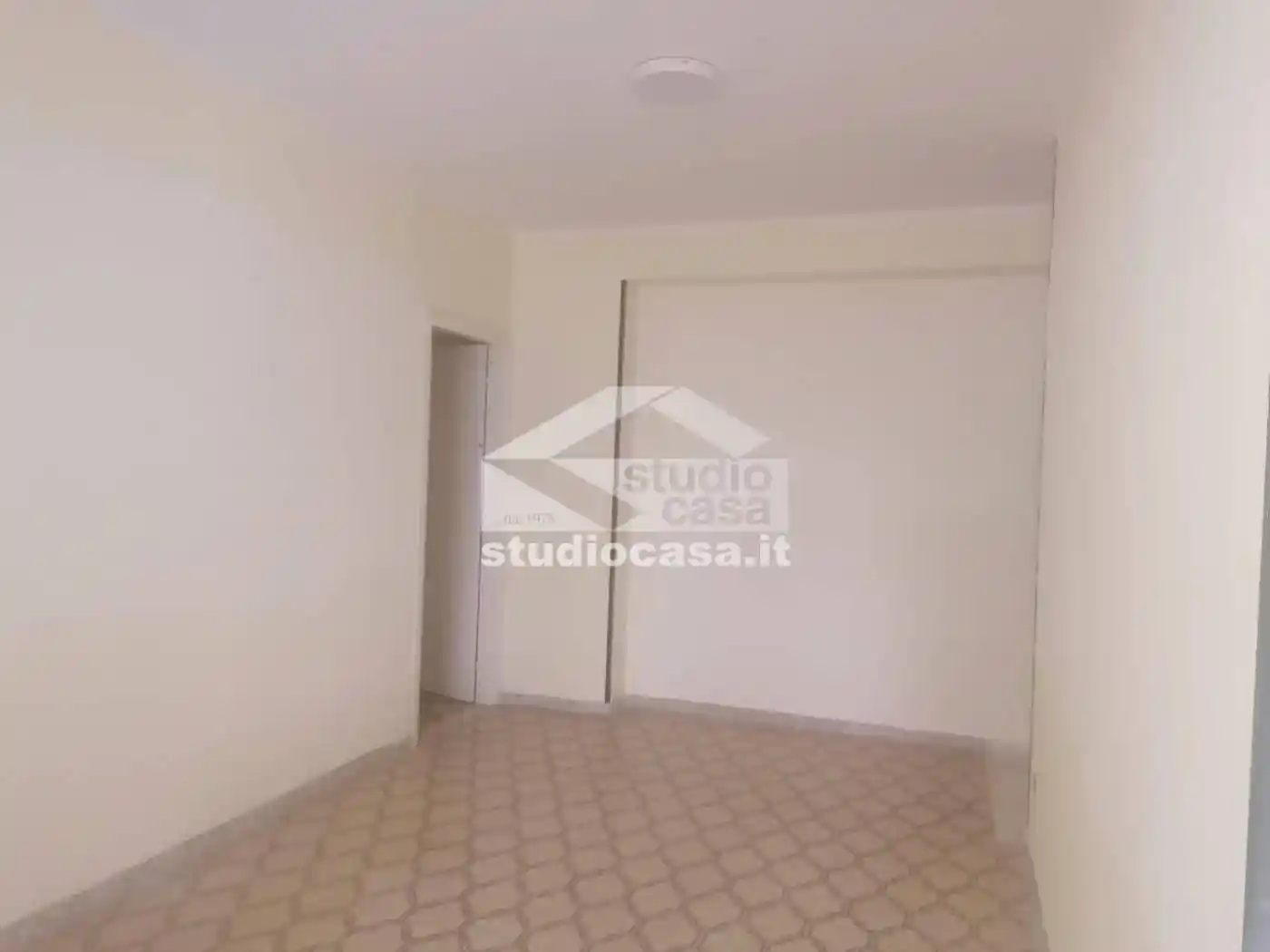 Trilocale buono stato, piano rialzato, Centro, Crotone - foto 3