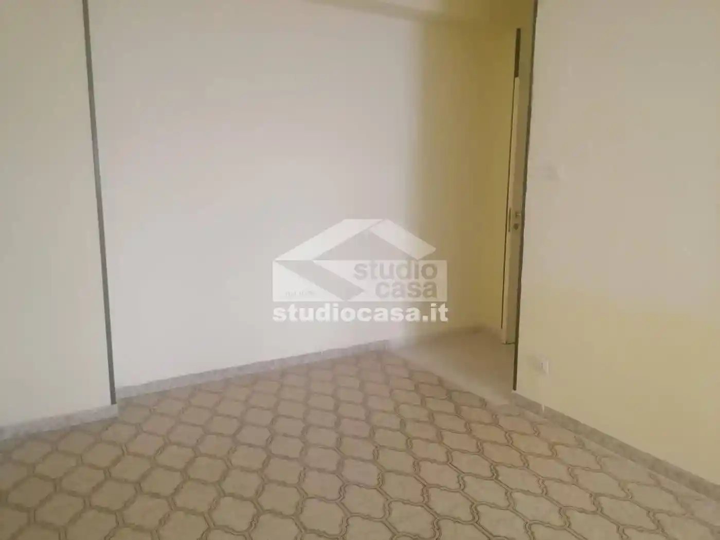 Trilocale buono stato, piano rialzato, Centro, Crotone - foto 5