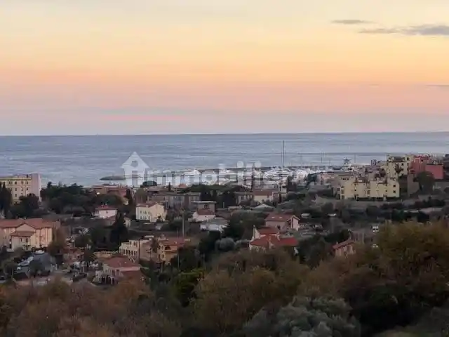 Villa in vendita a Pietra Ligure