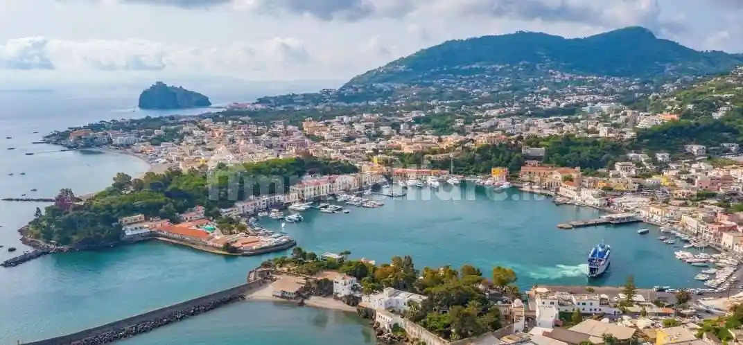 Palazzo - Edificio in vendita a Ischia