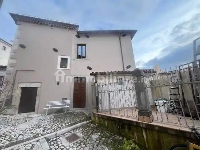 Terratetto plurifamiliare via Arcangelo del Giudice 1, Centro, Rocca di Mezzo - foto 4