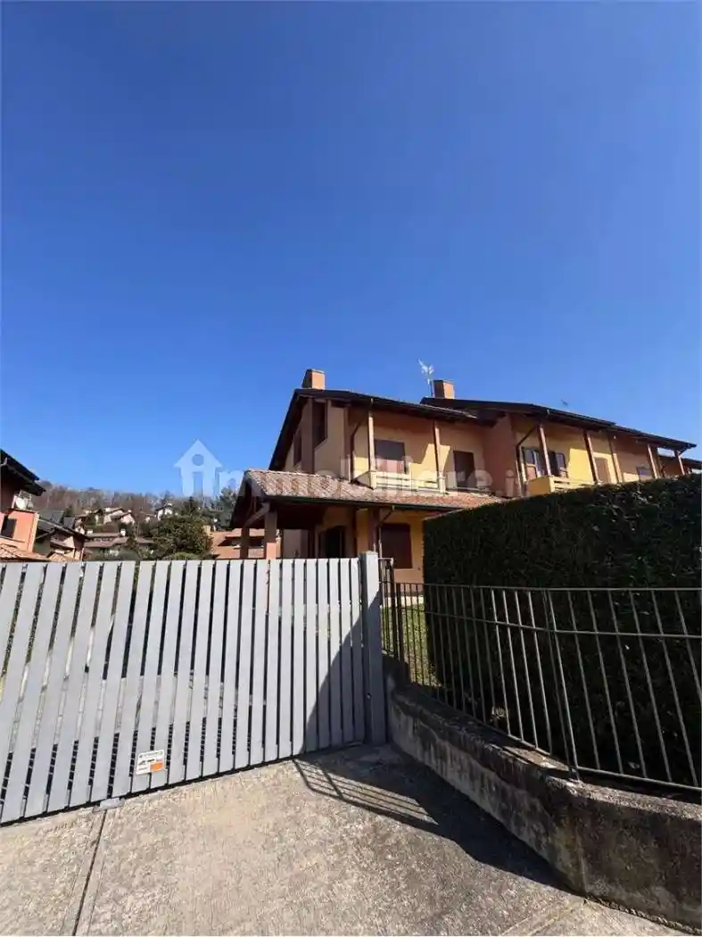 Villa in vendita a Malnate