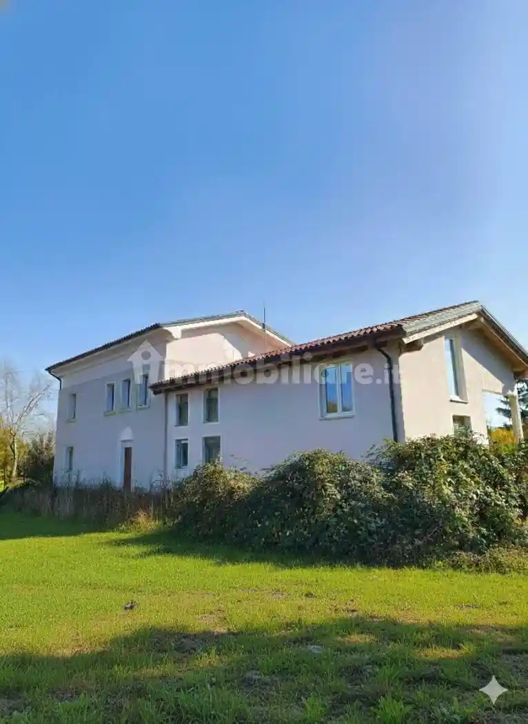 Villa in vendita a Mirandola
