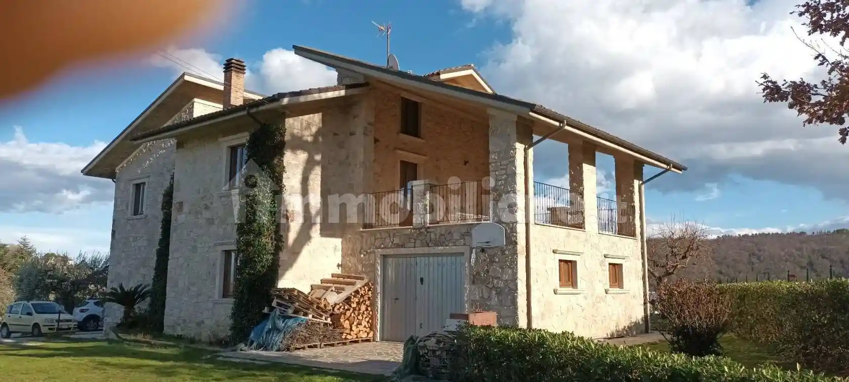 Appartamento in vendita a Folignano