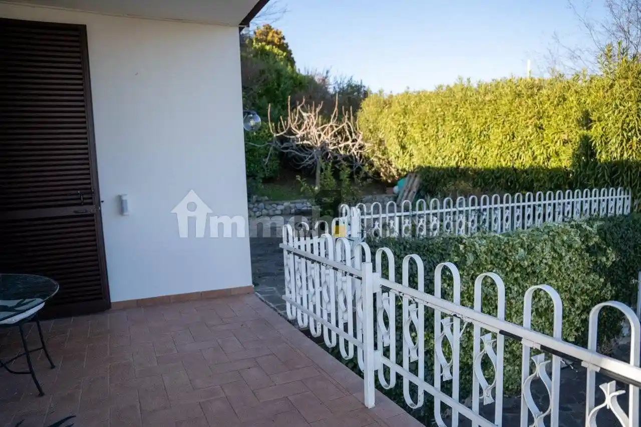 Villa in vendita a Padenghe sul Garda