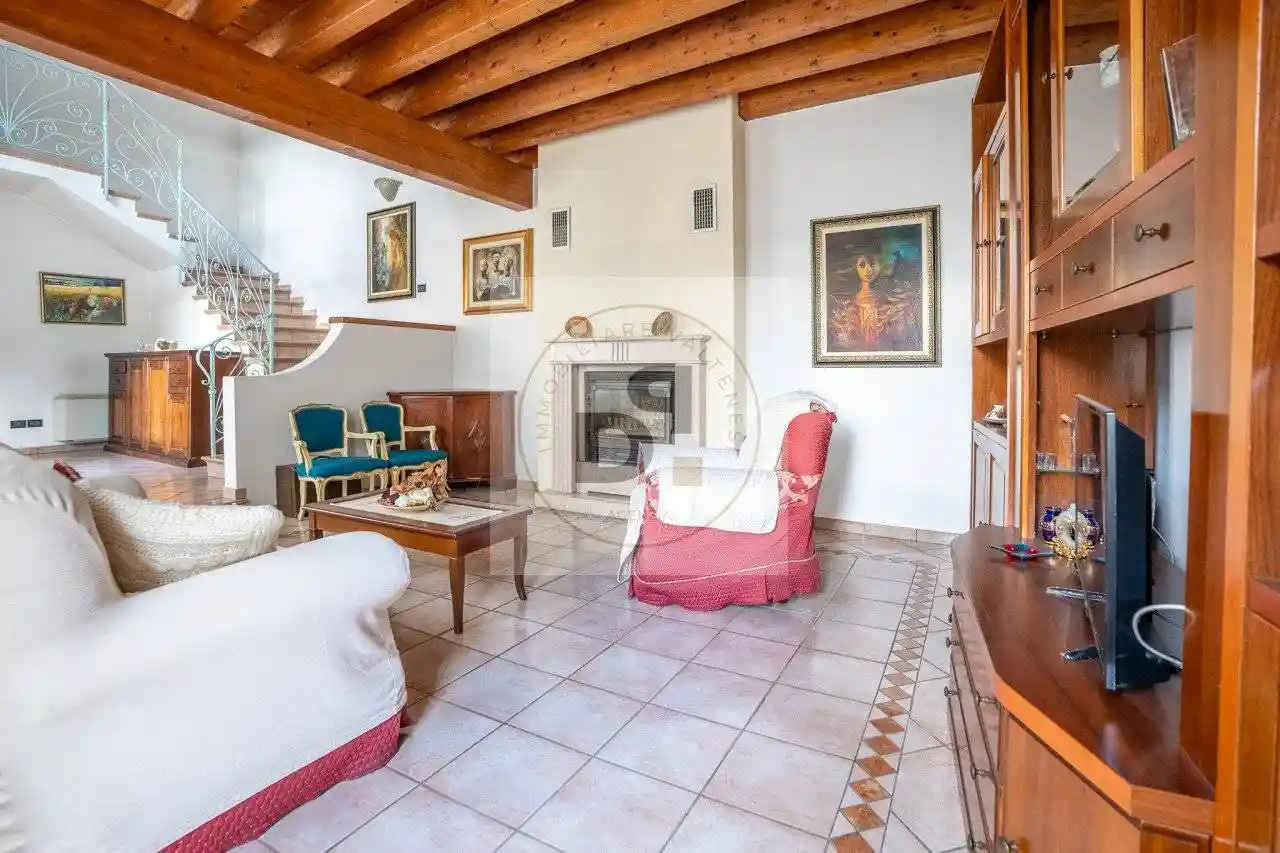 Villa in vendita a Manerba del Garda