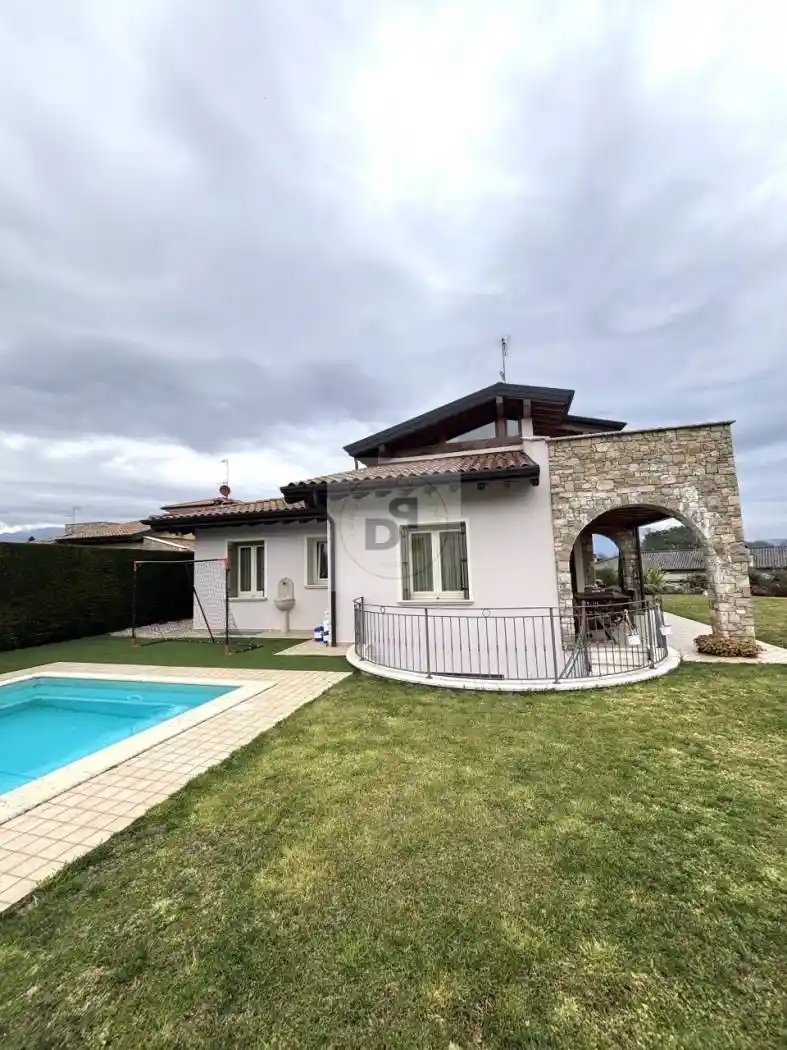 Villa in vendita a Manerba del Garda