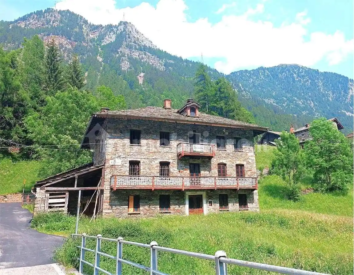 Casa indipendente in vendita a Gressoney-Saint-Jean