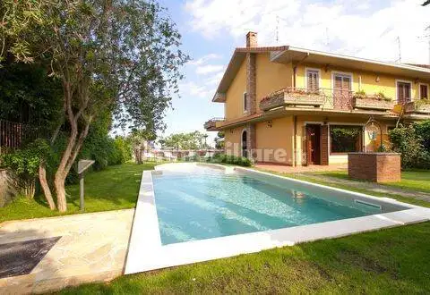 Villa in vendita a Roma