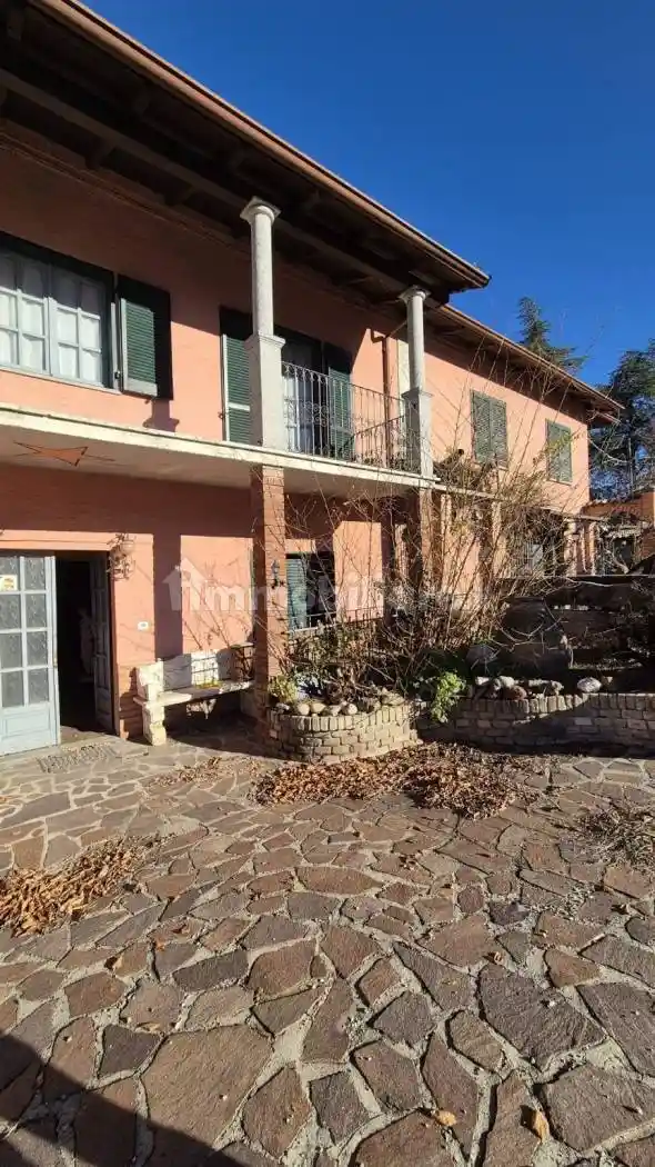 Casa indipendente in vendita a Val di Nizza