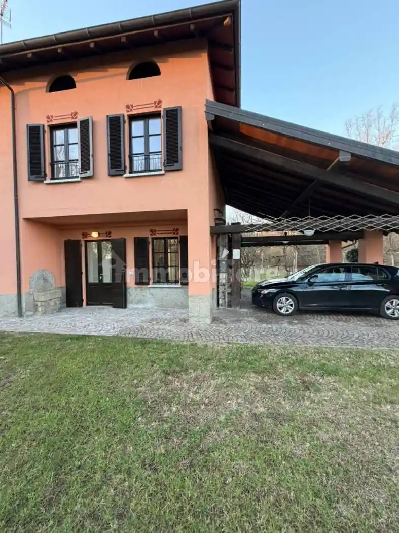 Appartamento in affitto a Oleggio Castello