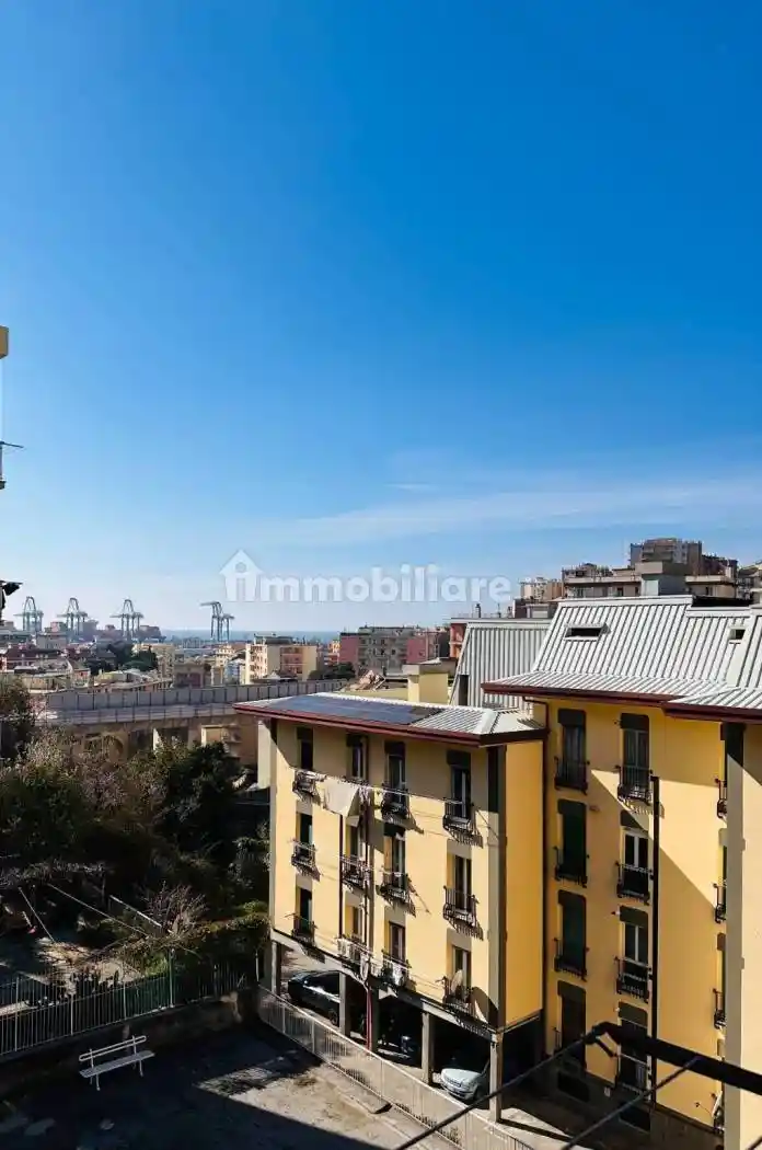 Appartamento in vendita a Genova