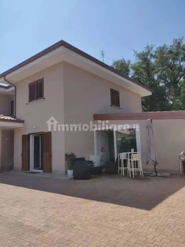 Villa in vendita a Cisterna di Latina