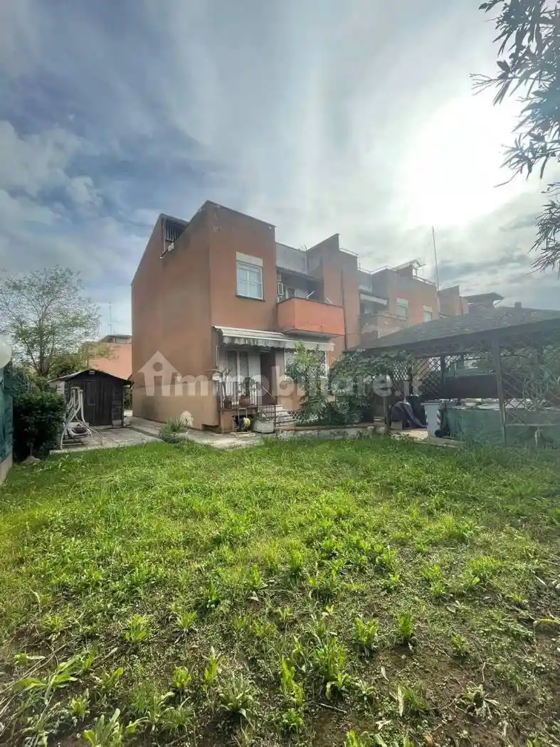 Villa in vendita a Latina