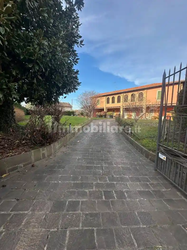 Villa in vendita a Passirano