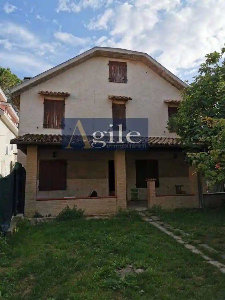 Casa indipendente in vendita a Castel di Lama