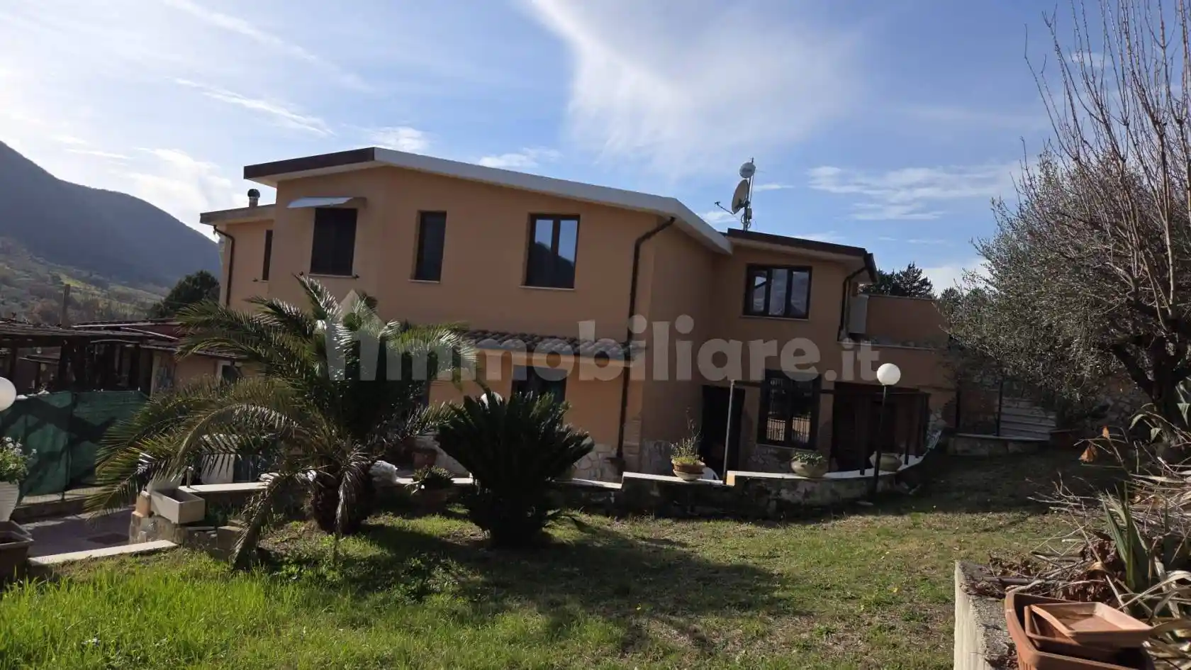 Villa in vendita a Castel Madama