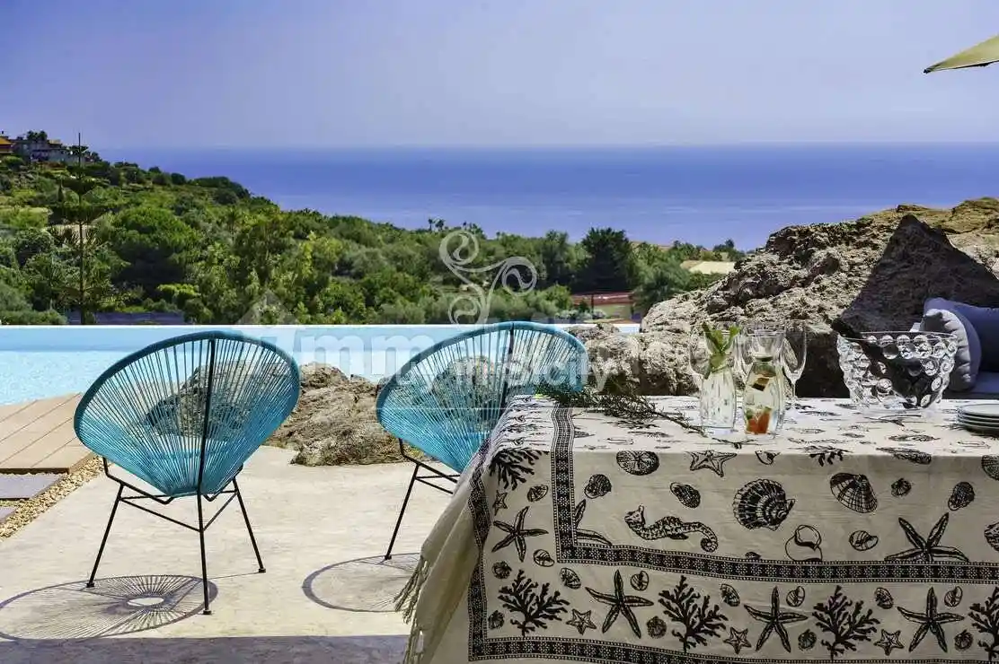 Villa in vendita a Aci Castello