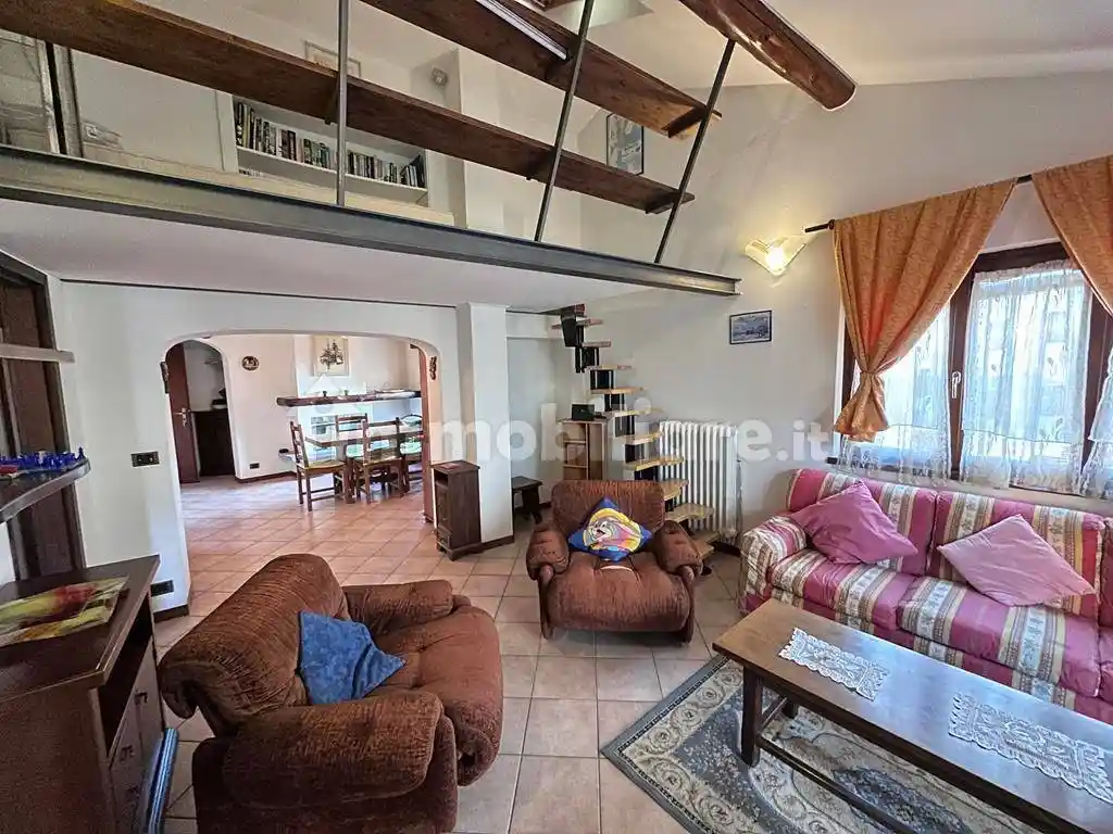 Appartamento in vendita a Griante