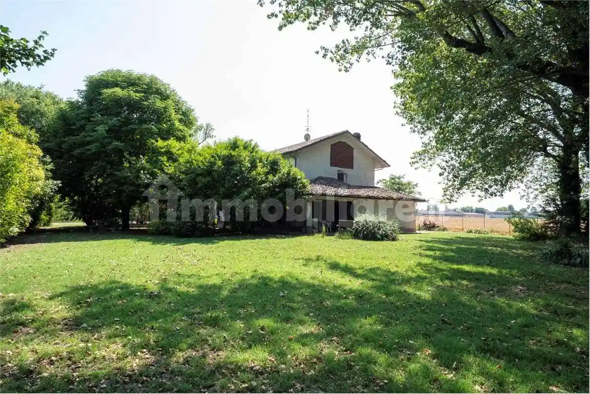 Casa indipendente in vendita a Reggio Emilia