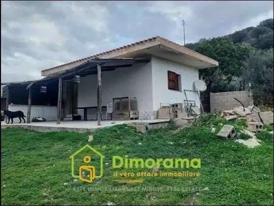 Casa indipendente in vendita a Sarroch
