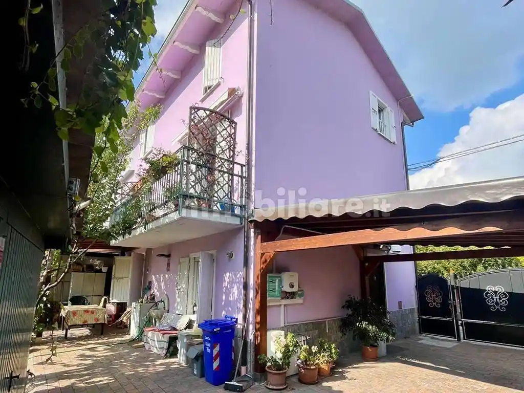 Villetta a schiera in vendita a Collecchio