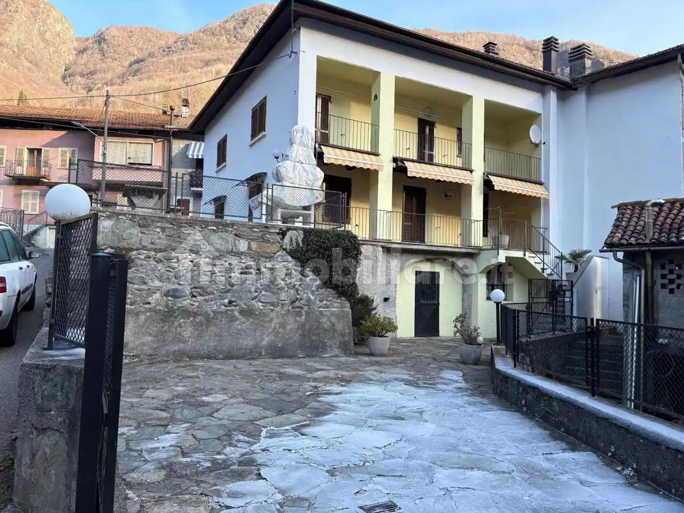 Casa indipendente in vendita a Varallo