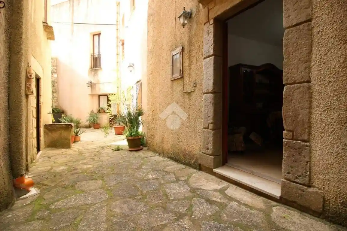 Palazzo - Edificio in vendita a Erice