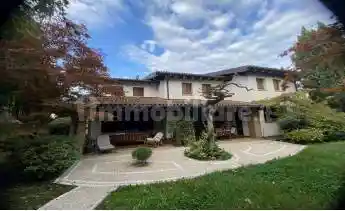 Villa in vendita a Colceresa