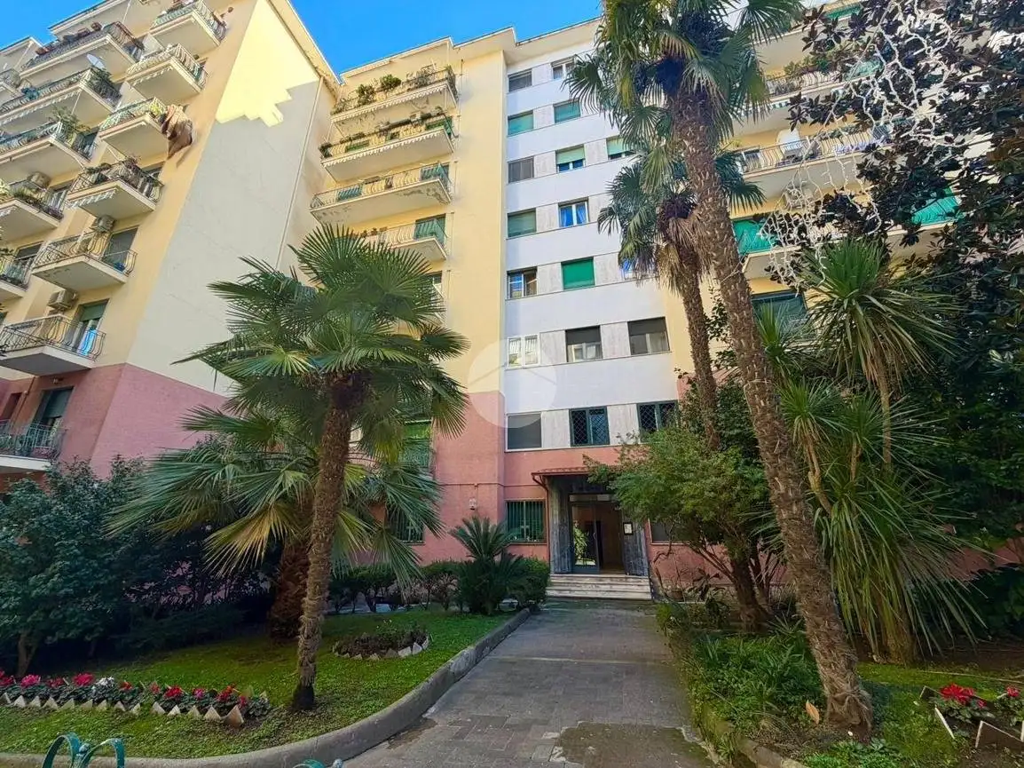 Appartamento in vendita a Napoli