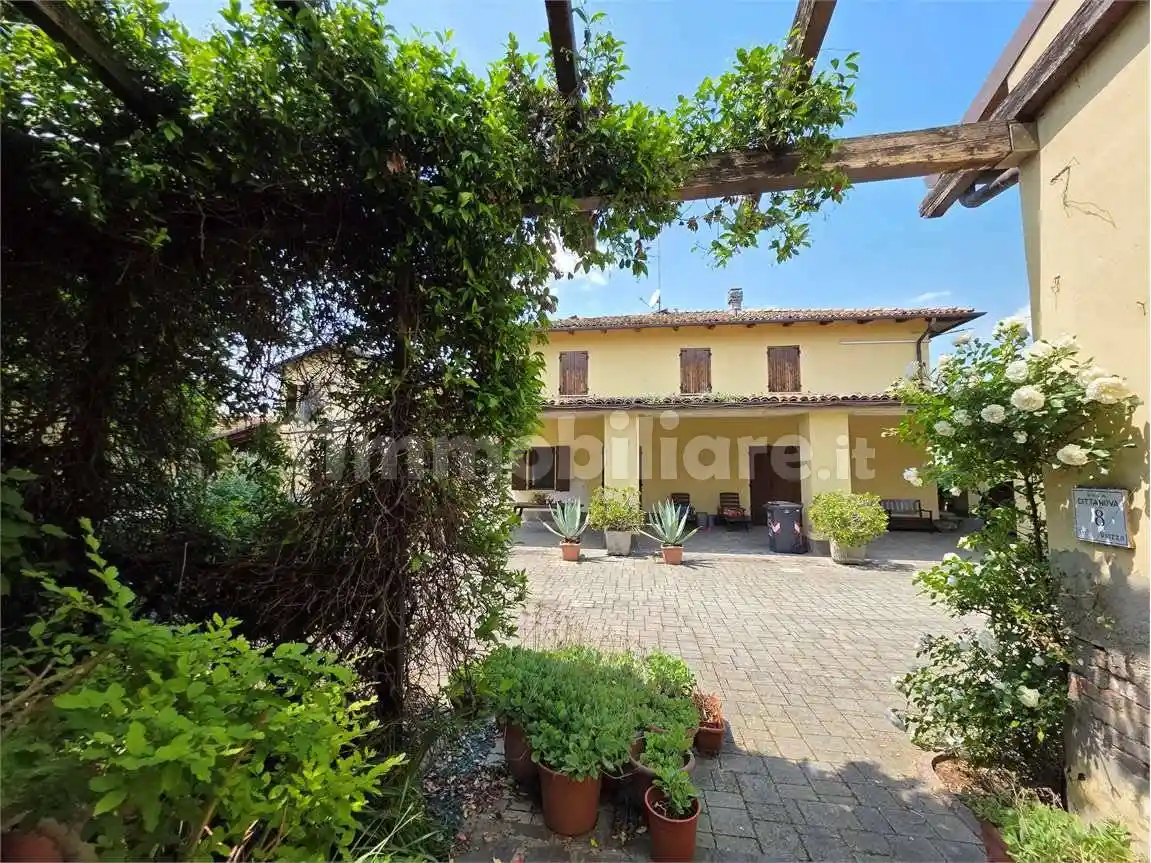 Casa indipendente in vendita a Modena