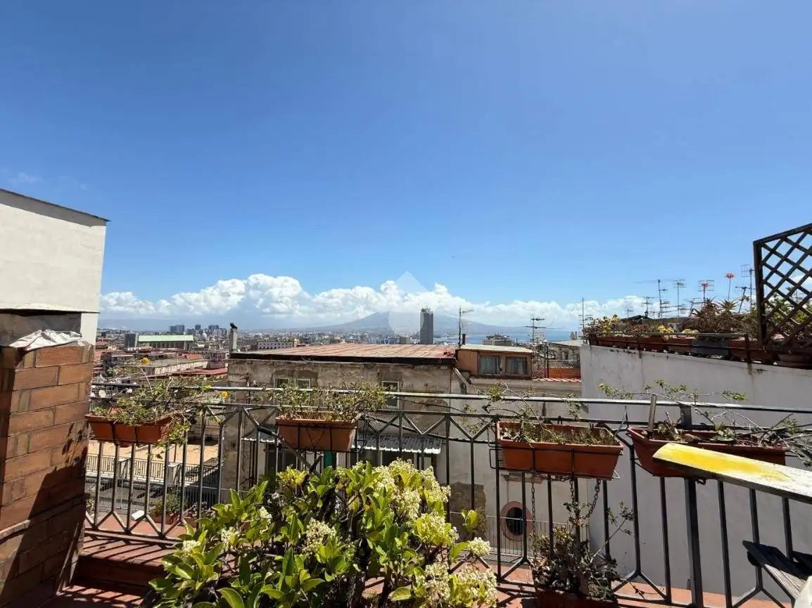 Appartamento in vendita a Napoli