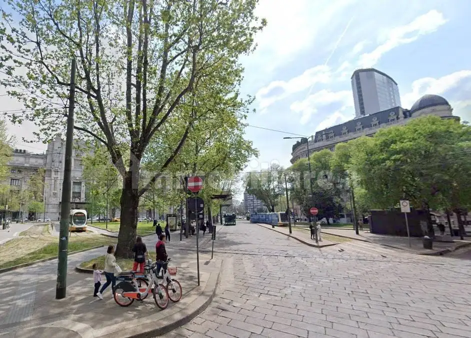 Palazzo - Edificio in vendita a Milan