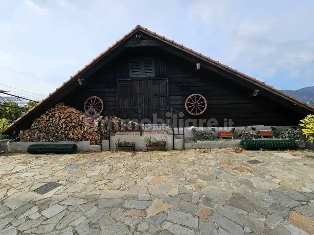 Appartamento in vendita a Campomorone