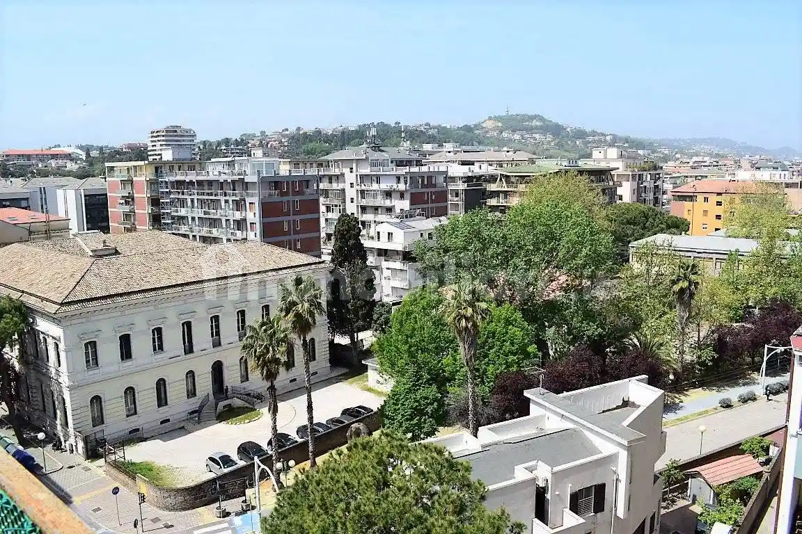 Attico buono stato, 90 m², Stazione Centrale - Corso Vittorio, Pescara - foto 2