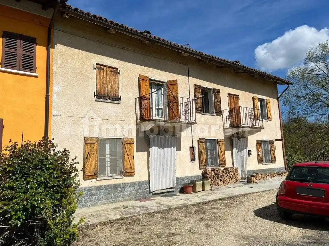 Casa indipendente in vendita a Mombercelli