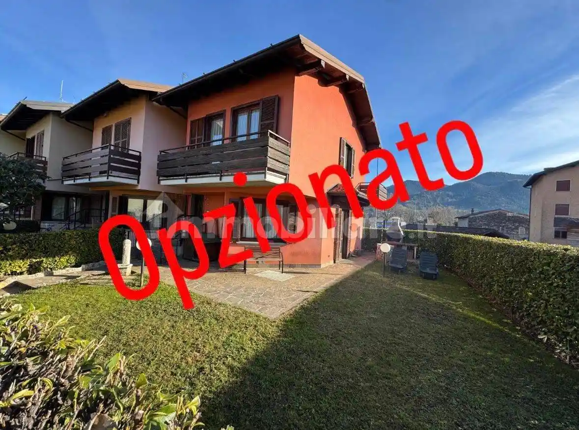 Villa in vendita a Rovetta