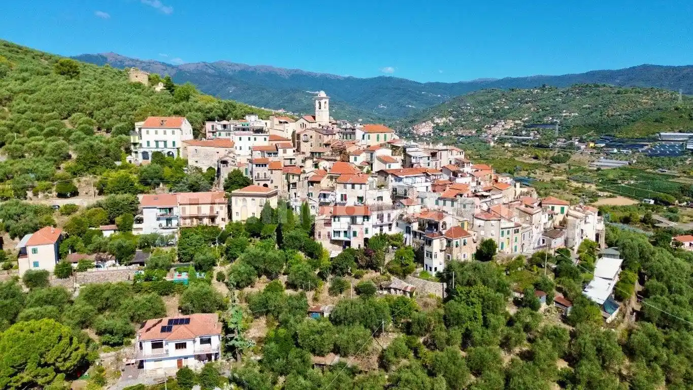 Casa indipendente in vendita a Imperia