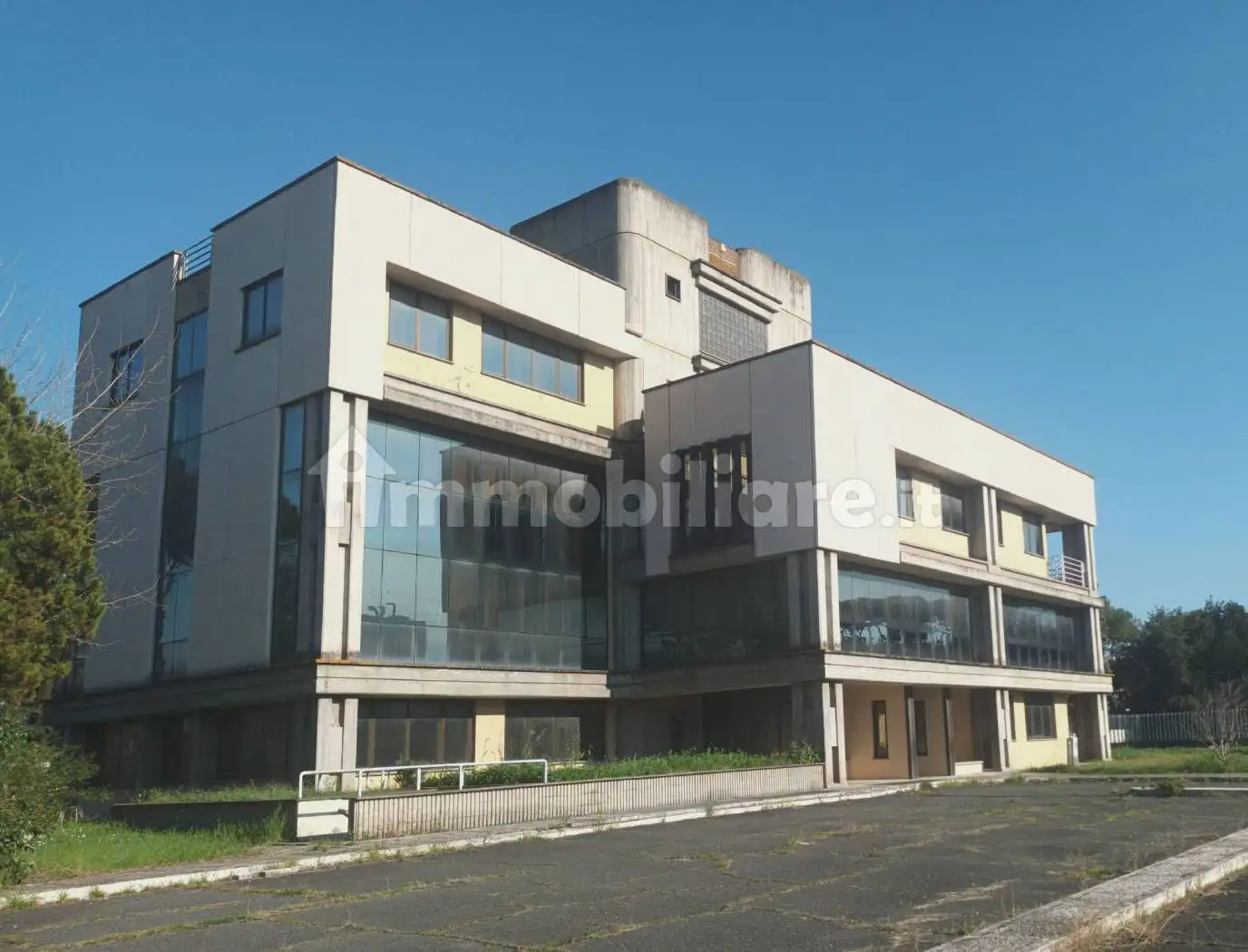 Palazzo - Edificio in vendita a Roma