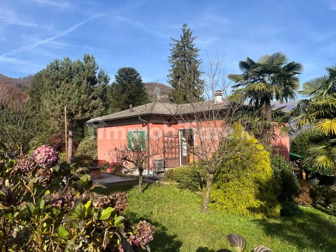 Villa in vendita a Cadegliano-Viconago