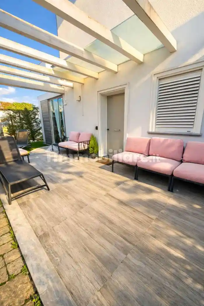 Appartamento in vendita a Montignoso