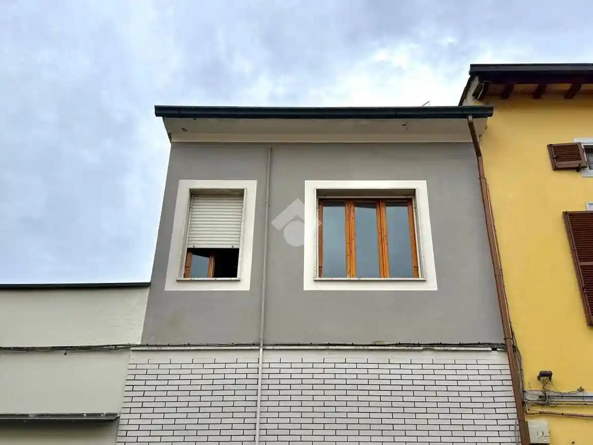 Casa indipendente in vendita a Prato