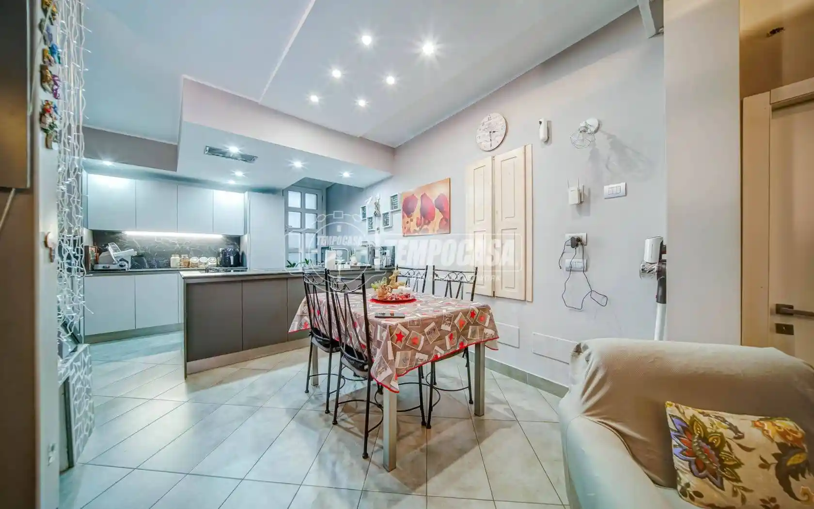 Casa indipendente in vendita a Jerago con Orago