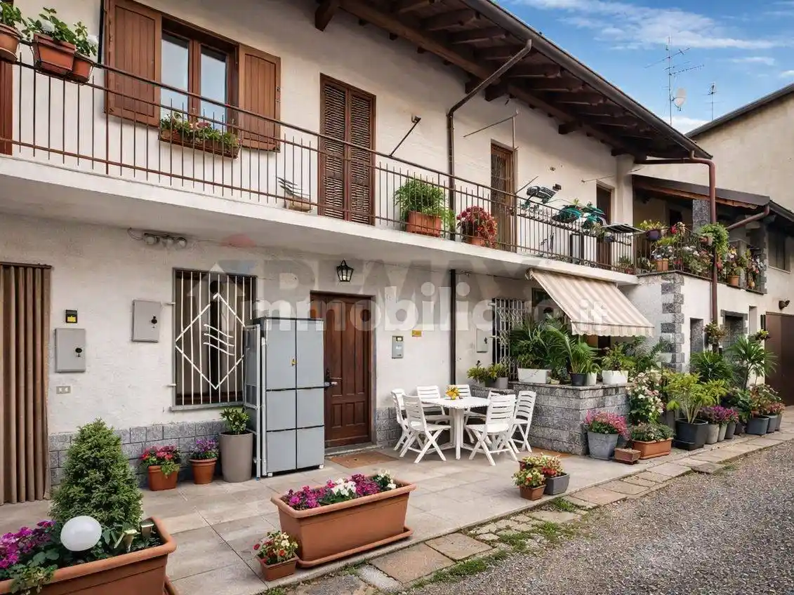 Appartamento in vendita a Cairate