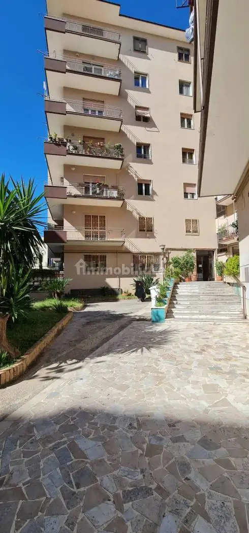 Appartamento in vendita a Napoli
